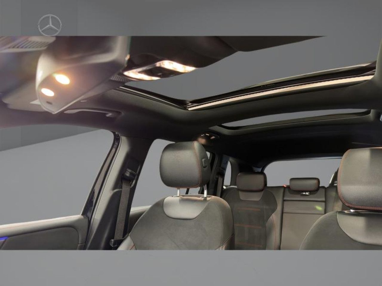 Photo du v&eacute;hicule 13 / 18