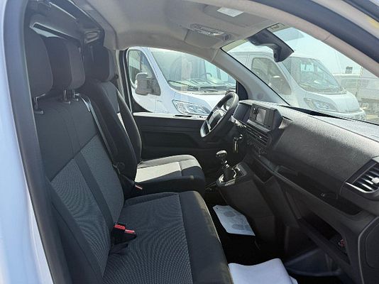 Vehicle image 9 / 14