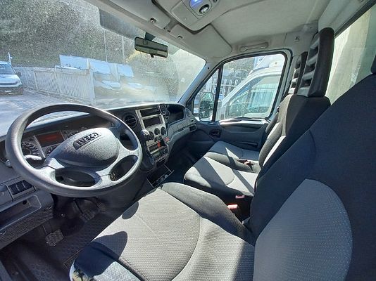 Vehicle image 3 / 4