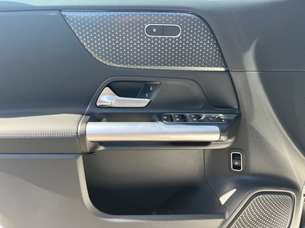 Fahrzeugbild 12 / 24