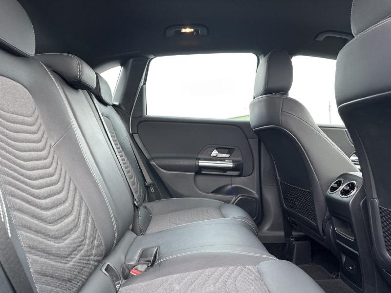 Photo du v&eacute;hicule 14 / 18