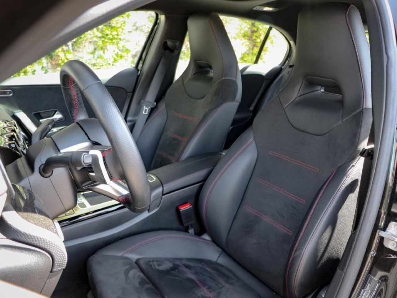 Photo du v&eacute;hicule 16 / 18