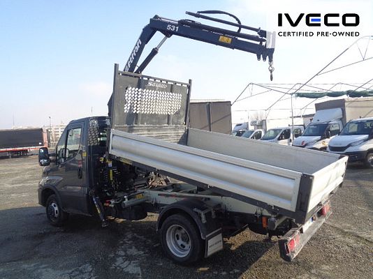 Vehicle image 3 / 15