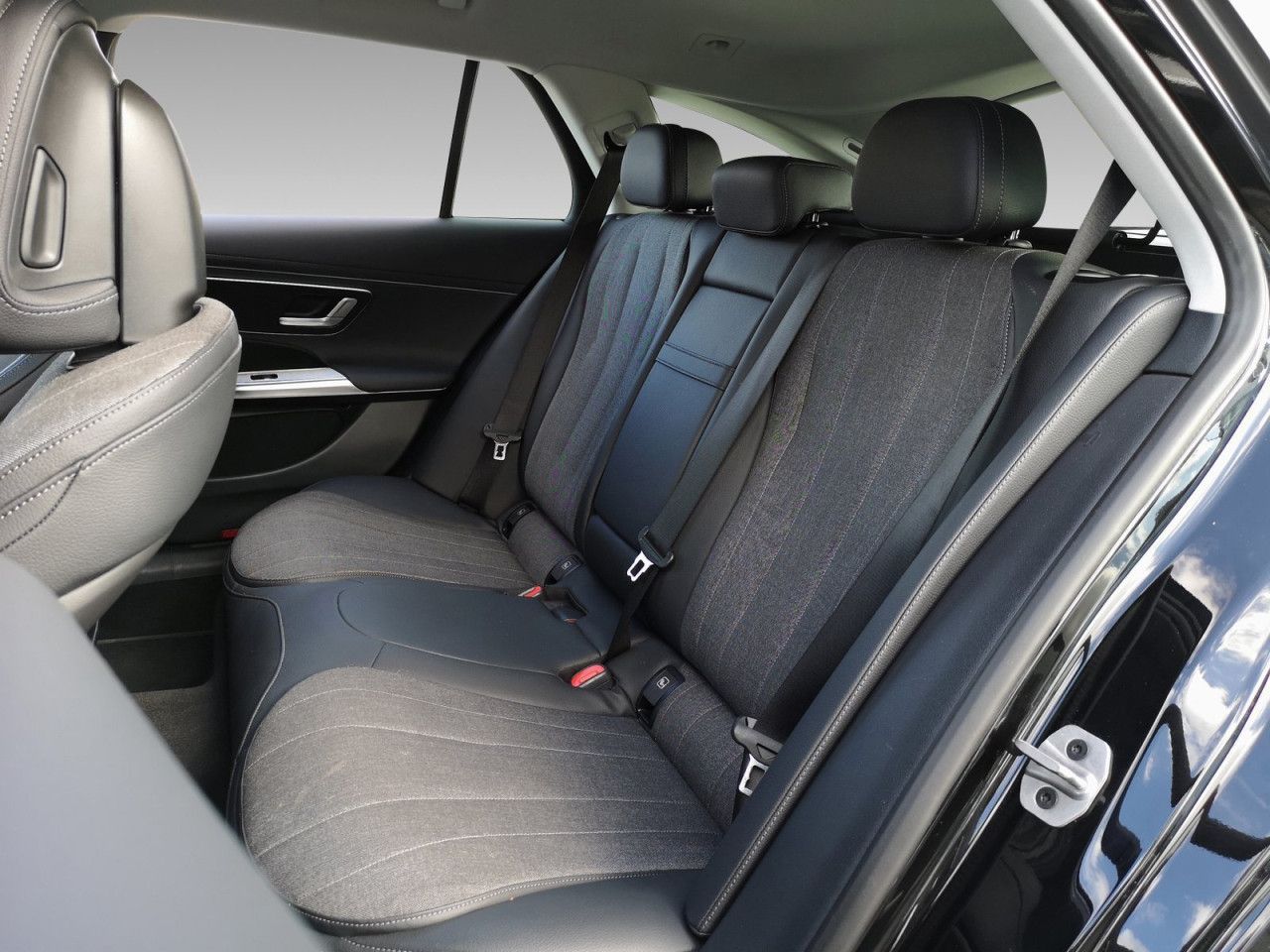 Mercedes-Benz E-Klasse – Bild 16