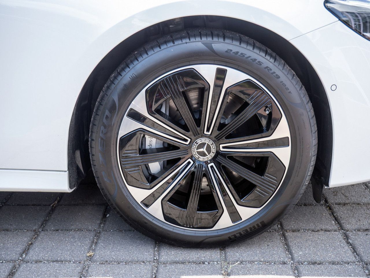 Mercedes-Benz E-Klasse – Bild 7