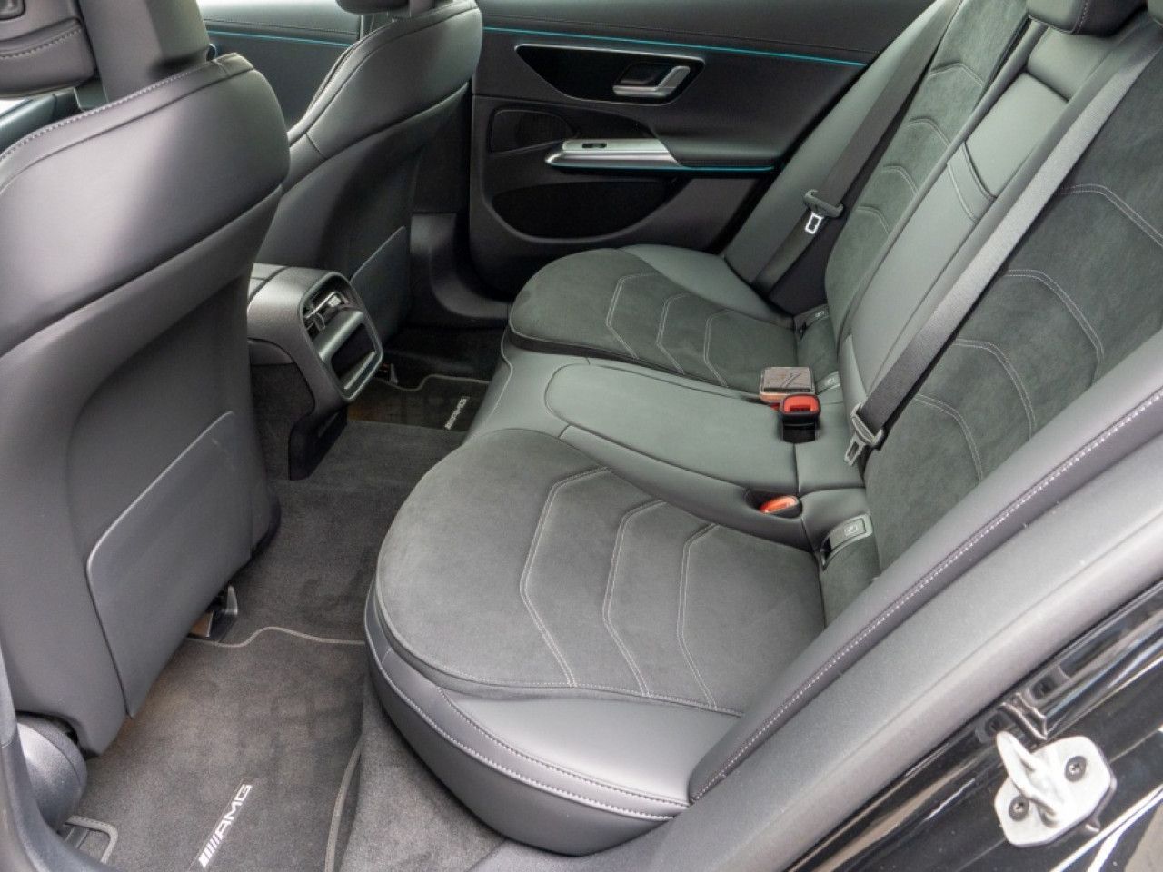 Mercedes-Benz E-Klasse – Bild 10