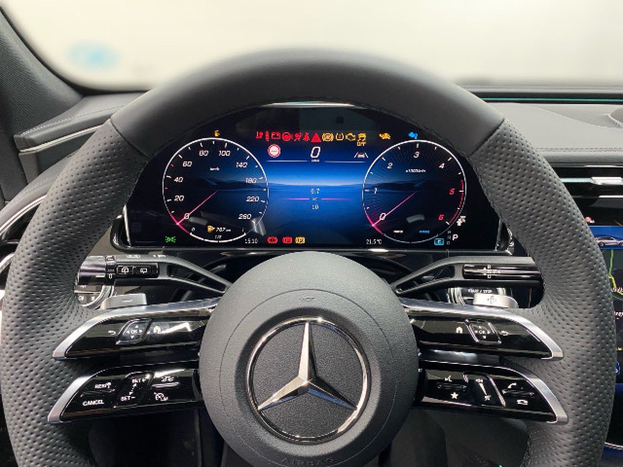 Mercedes-Benz E-Klasse – Bild 8