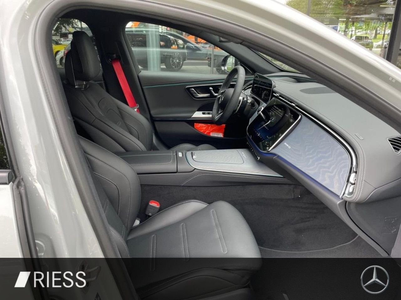 Mercedes-Benz E-Klasse – Bild 9