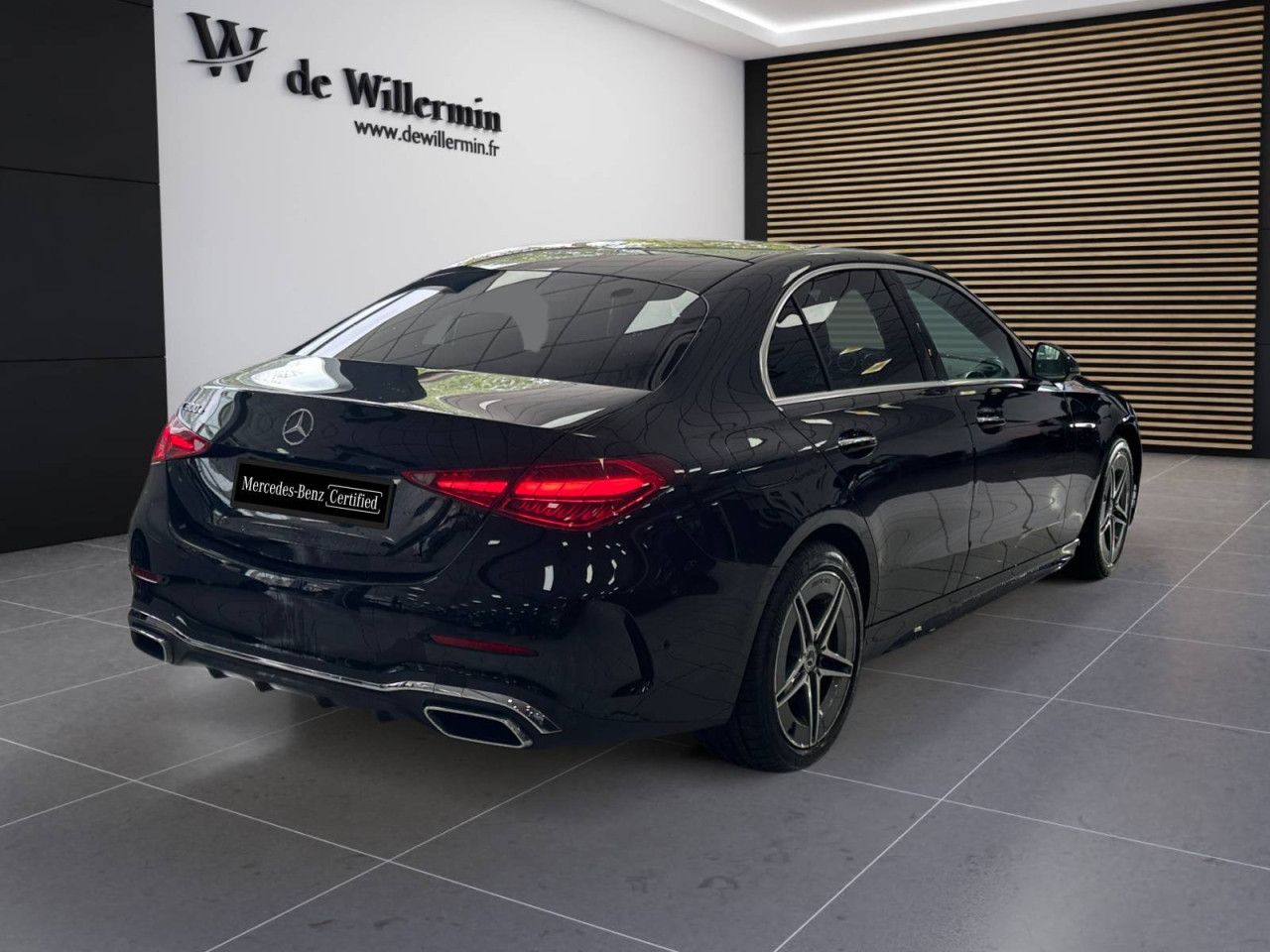 Photo du v&eacute;hicule 4 / 18