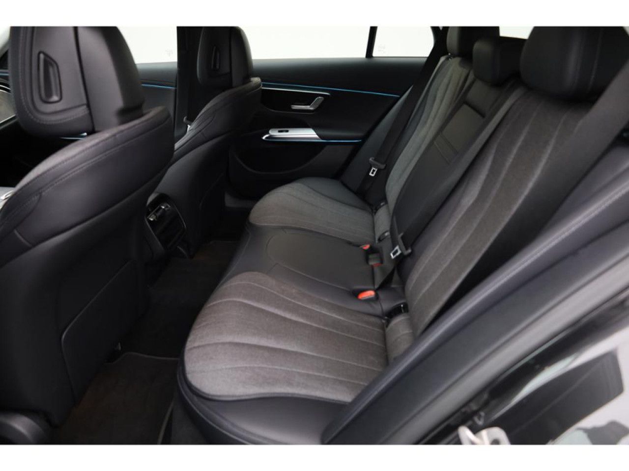 Mercedes-Benz E-Klasse – Bild 11