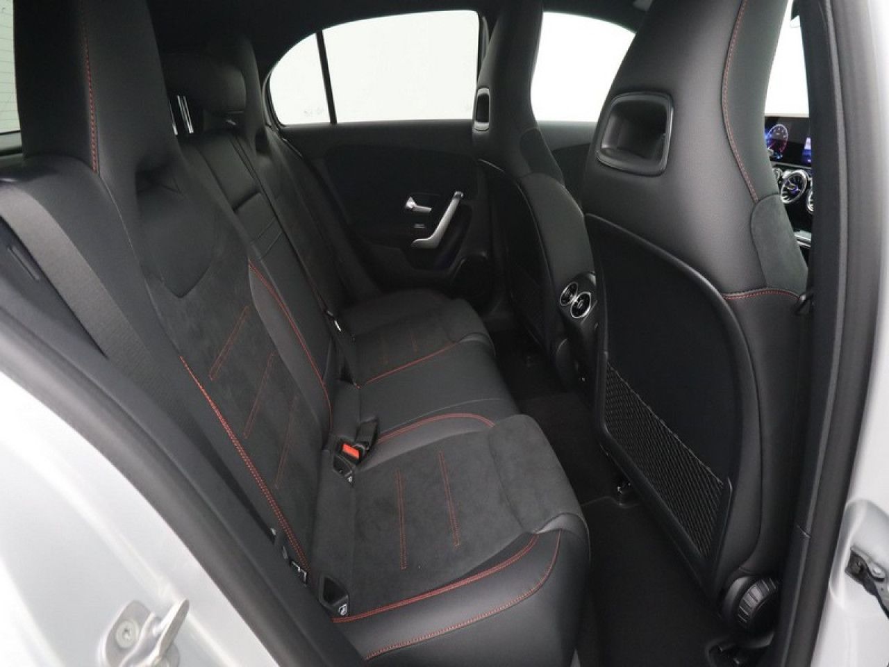 Imagem do veículo 6 / 20