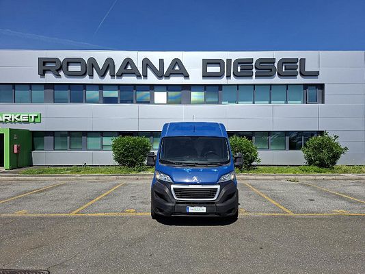 Vehicle image 2 / 7