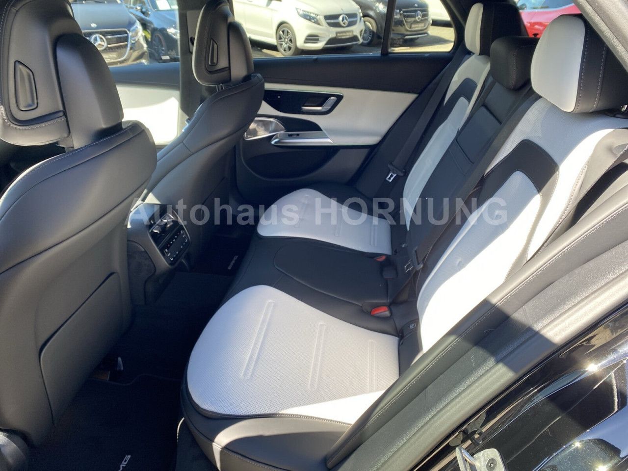 Mercedes-Benz E-Klasse – Bild 12