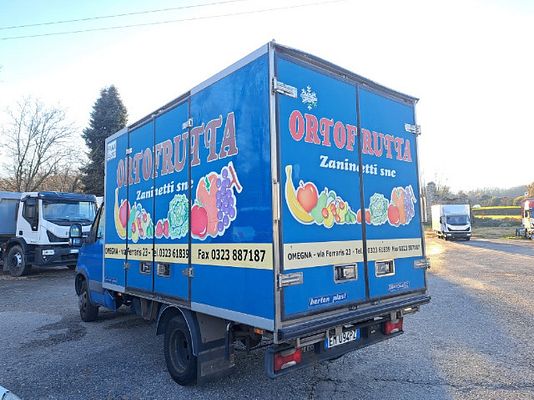 Vehicle image 10 / 16