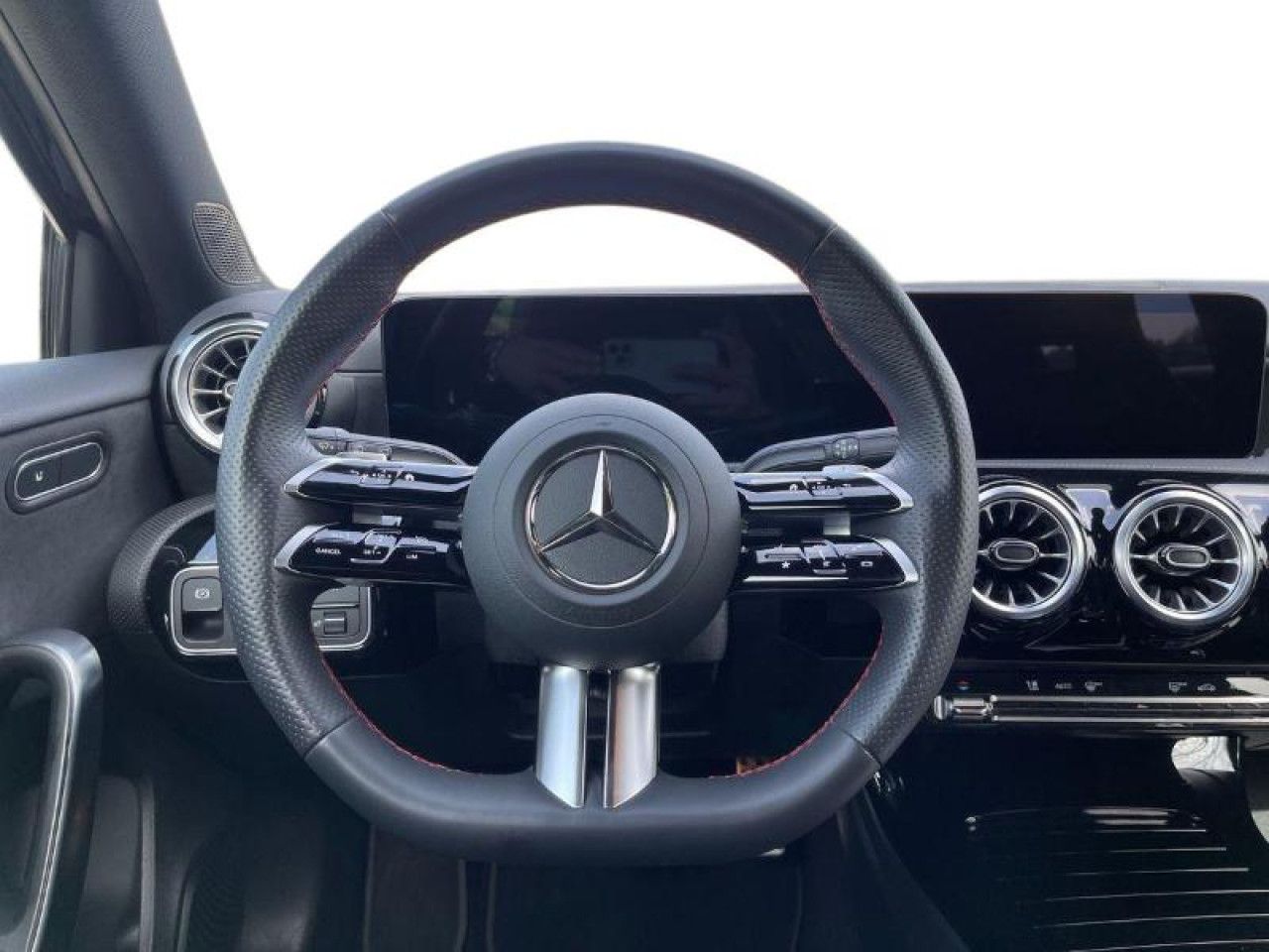 Imagem do ve&iacute;culo 13 / 20