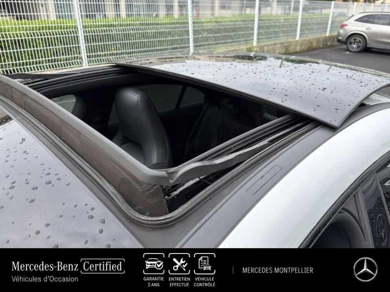 Photo du v&eacute;hicule 16 / 18