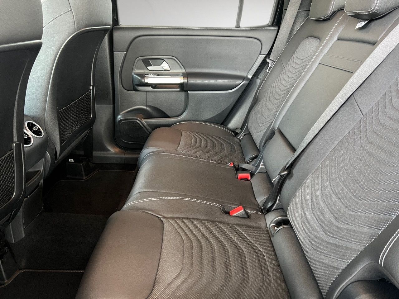 Mercedes-Benz GLB – Bild 16
