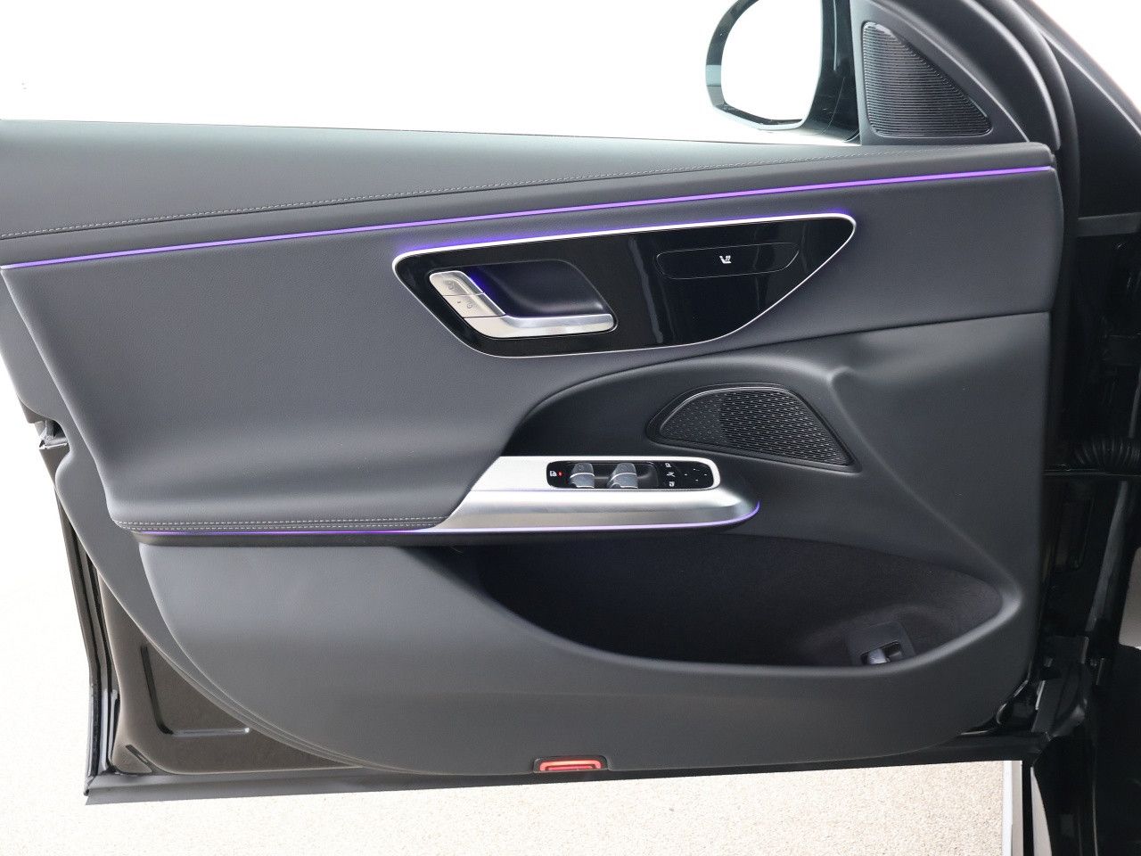 Mercedes-Benz E-Klasse – Bild 12