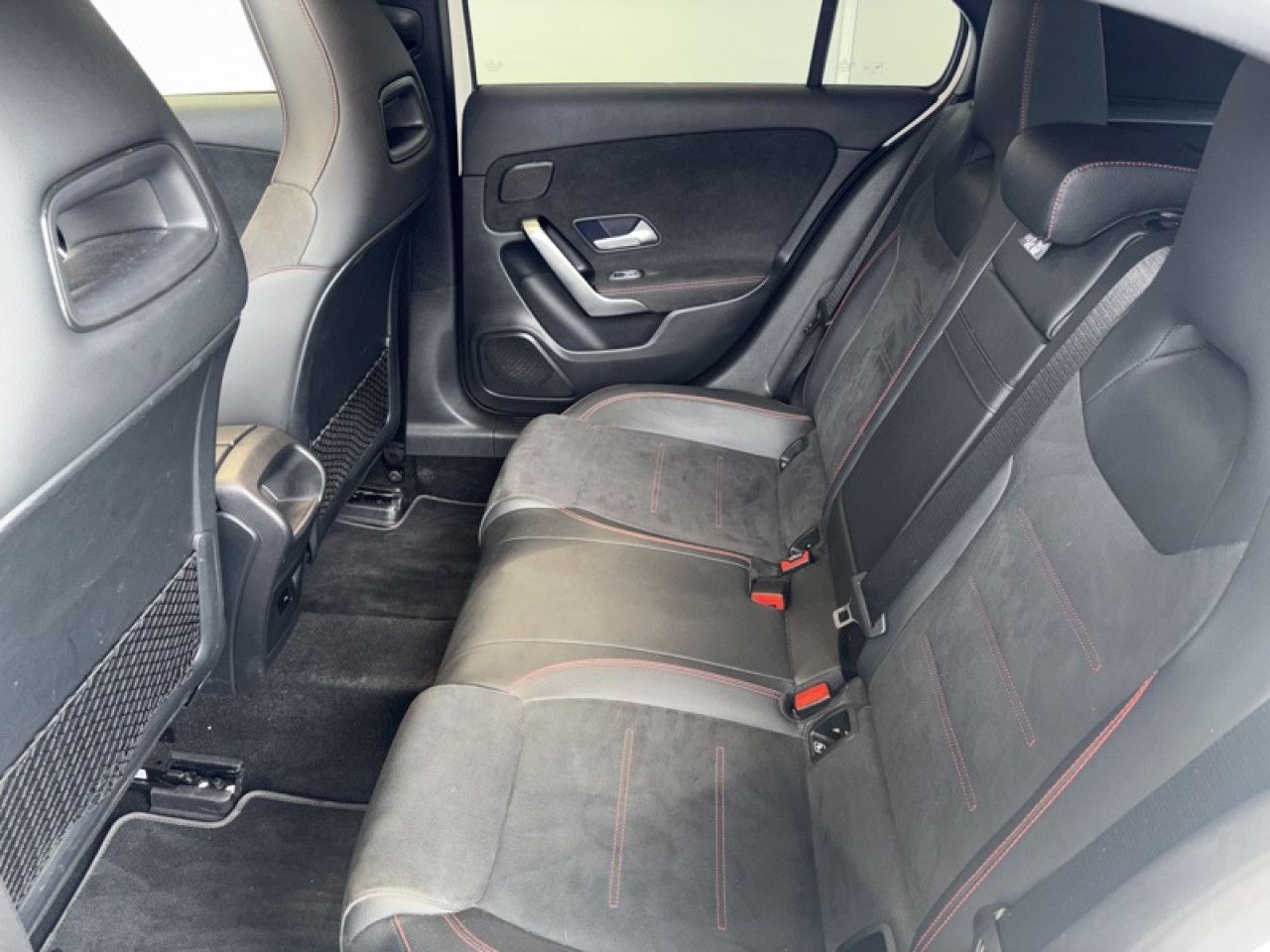 Photo du v&eacute;hicule 12 / 18