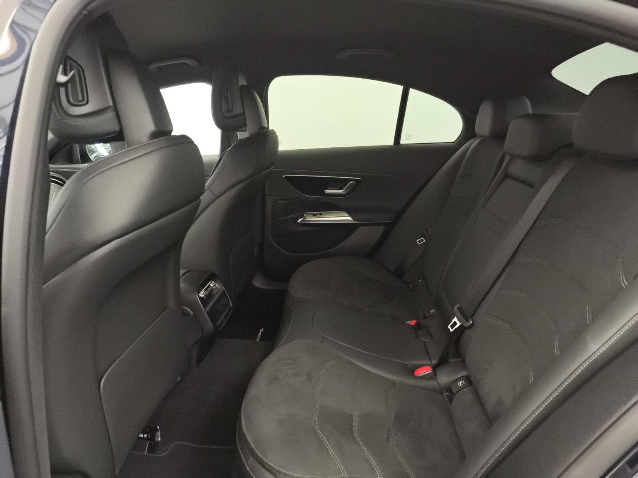 Mercedes-Benz E-Klasse – Bild 12