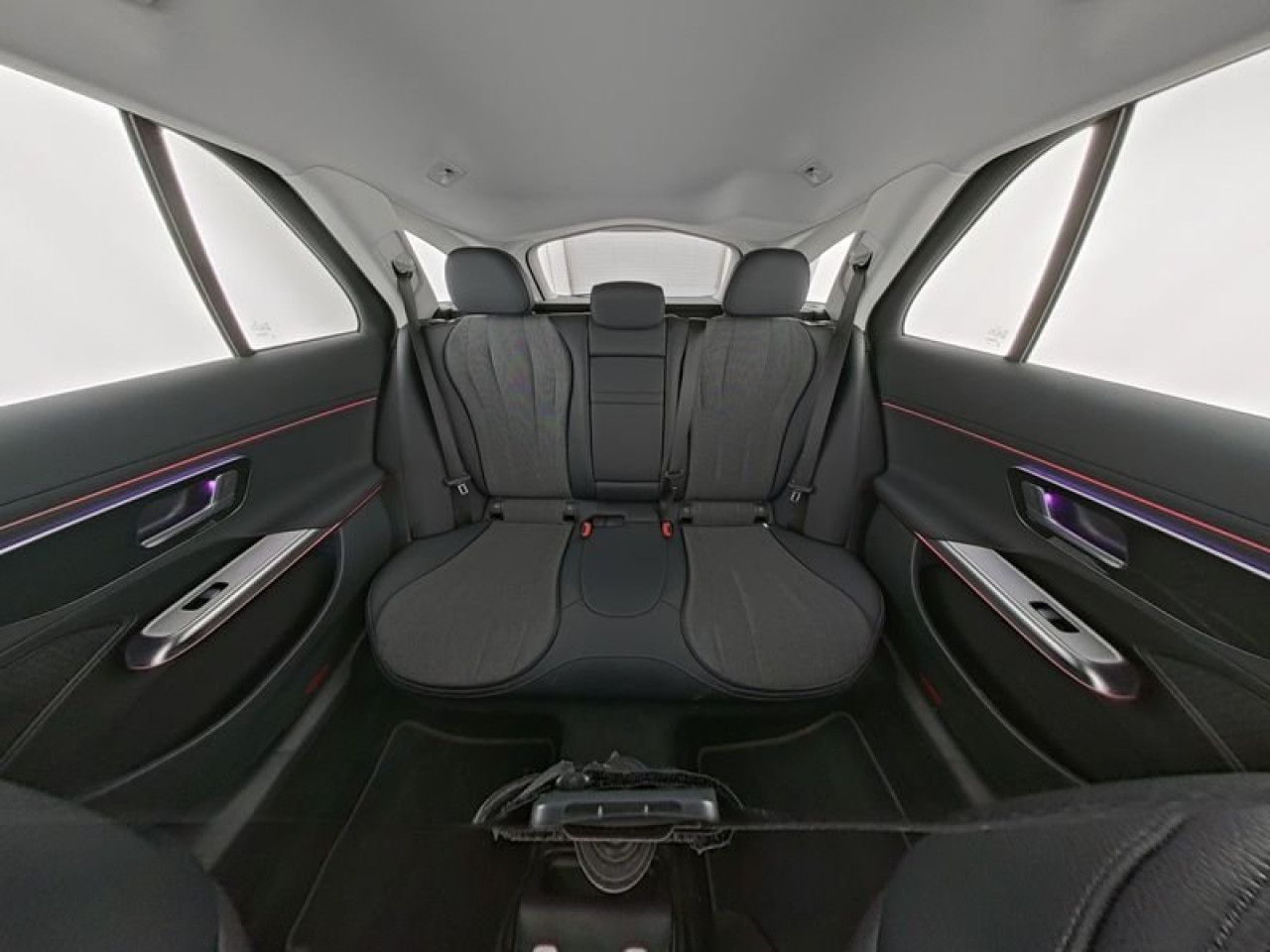 Mercedes-Benz E-Klasse – Bild 8