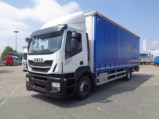 Vehicle image 2 / 15