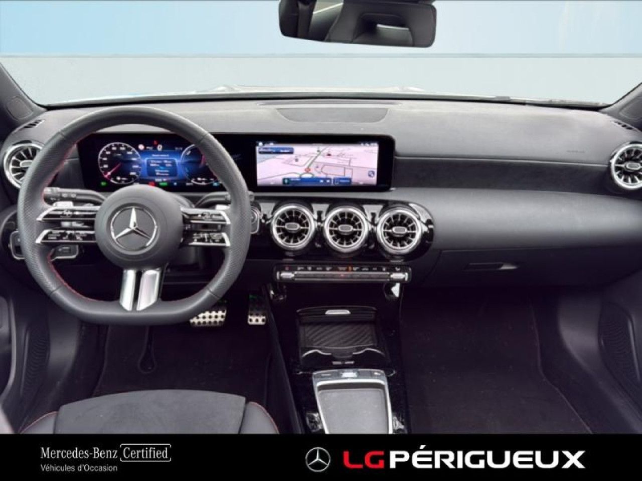 Photo du v&eacute;hicule 10 / 18