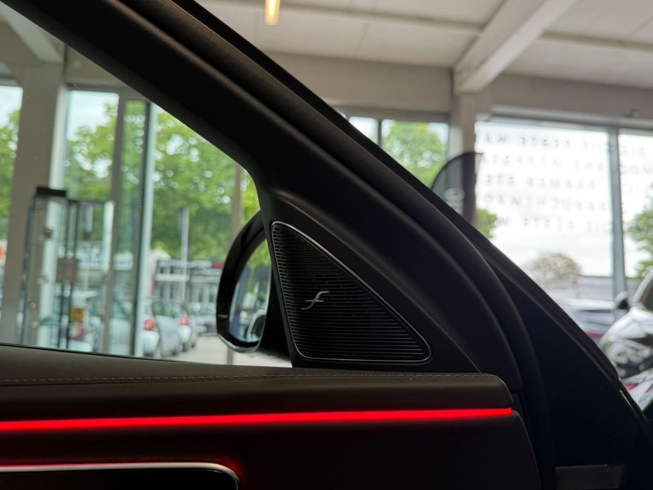 Mercedes-Benz E-Klasse – Bild 15