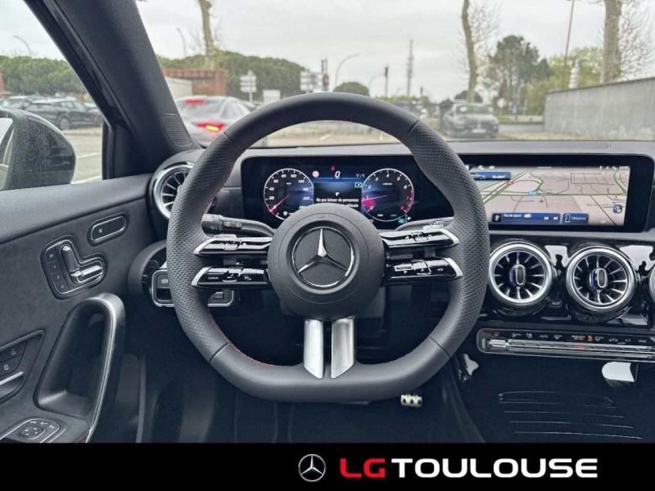 Photo du v&eacute;hicule 14 / 18