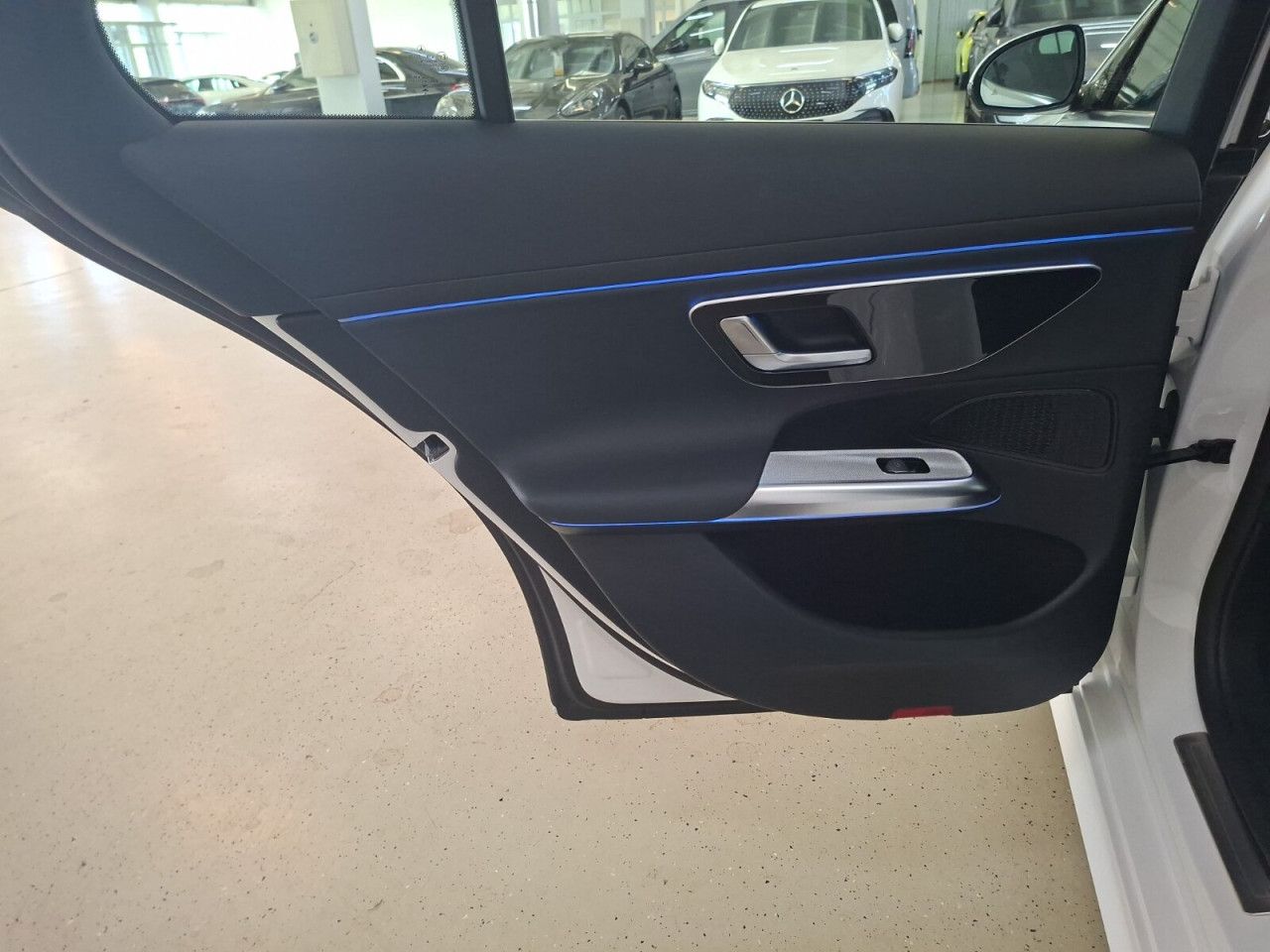 Mercedes-Benz E-Klasse – Bild 13