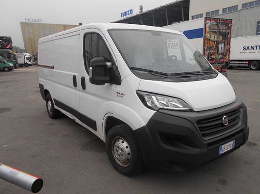 Vehicle image 3 / 10