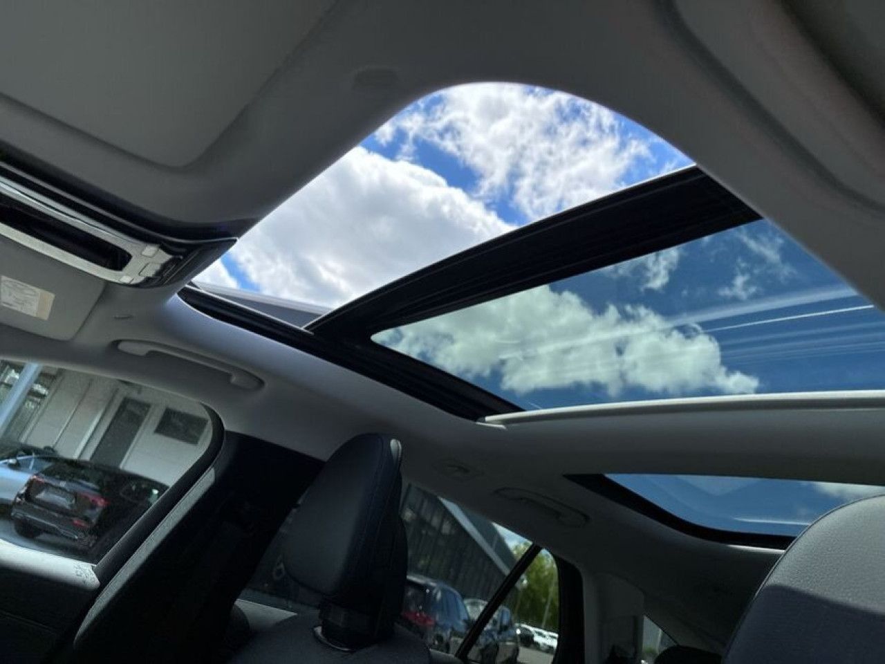 Mercedes-Benz E-Klasse – Bild 29
