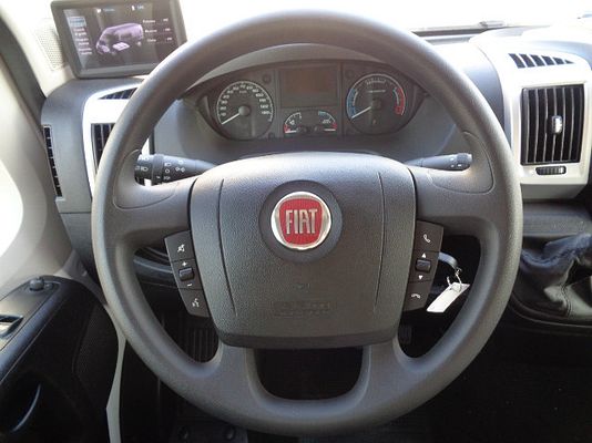 Vehicle image 9 / 15