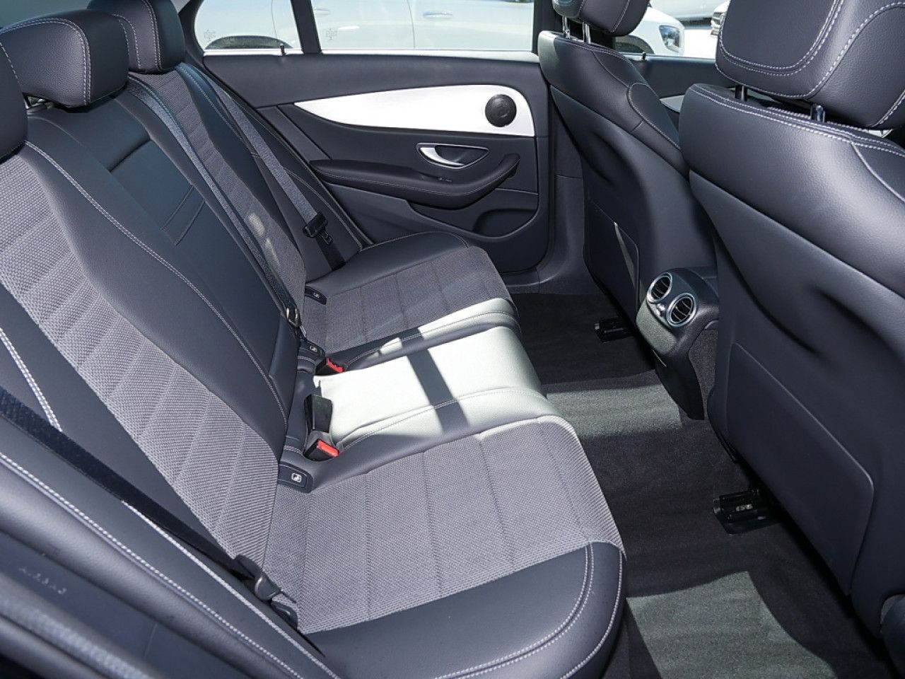 Mercedes-Benz E-Klasse – Bild 6