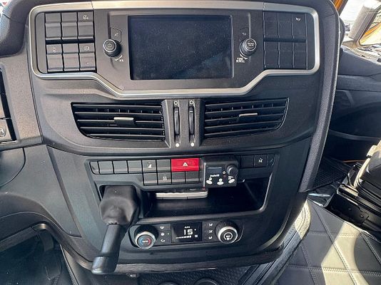 Vehicle image 7 / 10