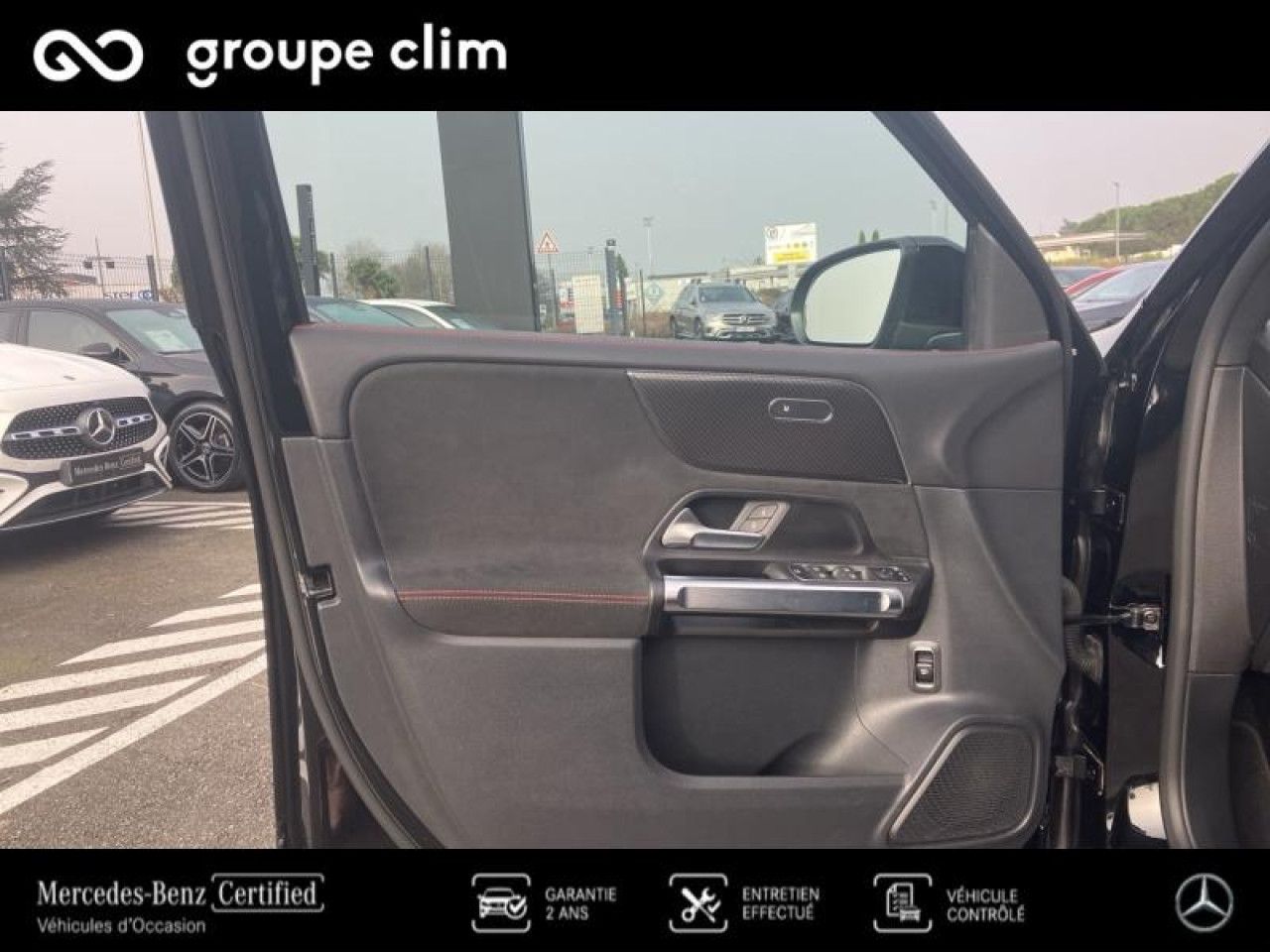 Photo du v&eacute;hicule 16 / 18