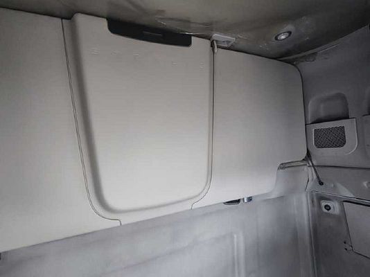 Vehicle image 9 / 12