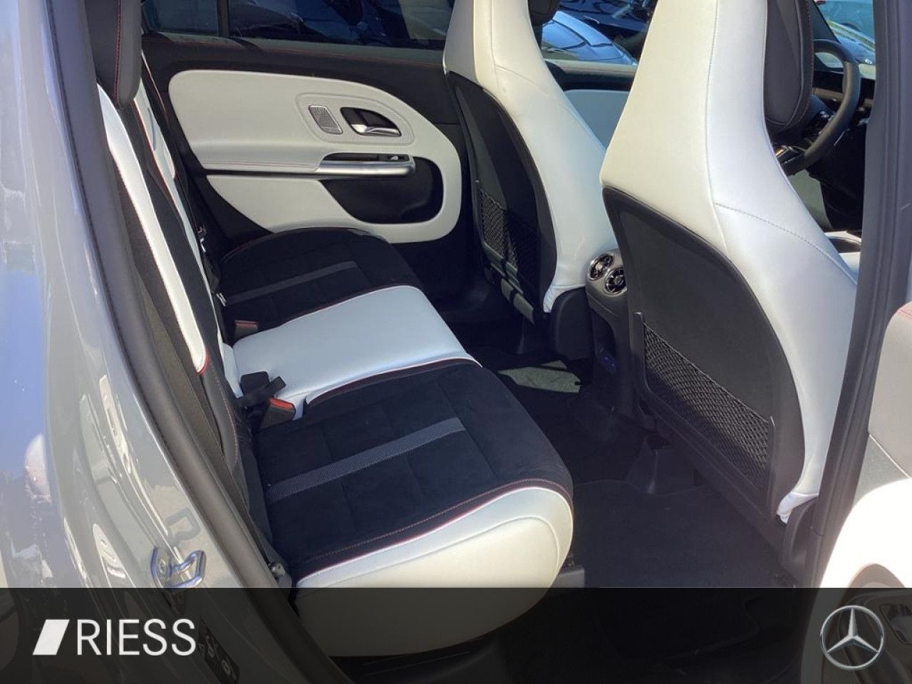Mercedes-Benz GLB – Bild 18