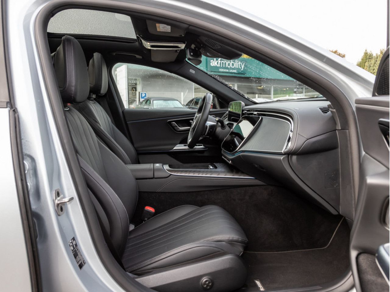 Mercedes-Benz E-Klasse – Bild 8