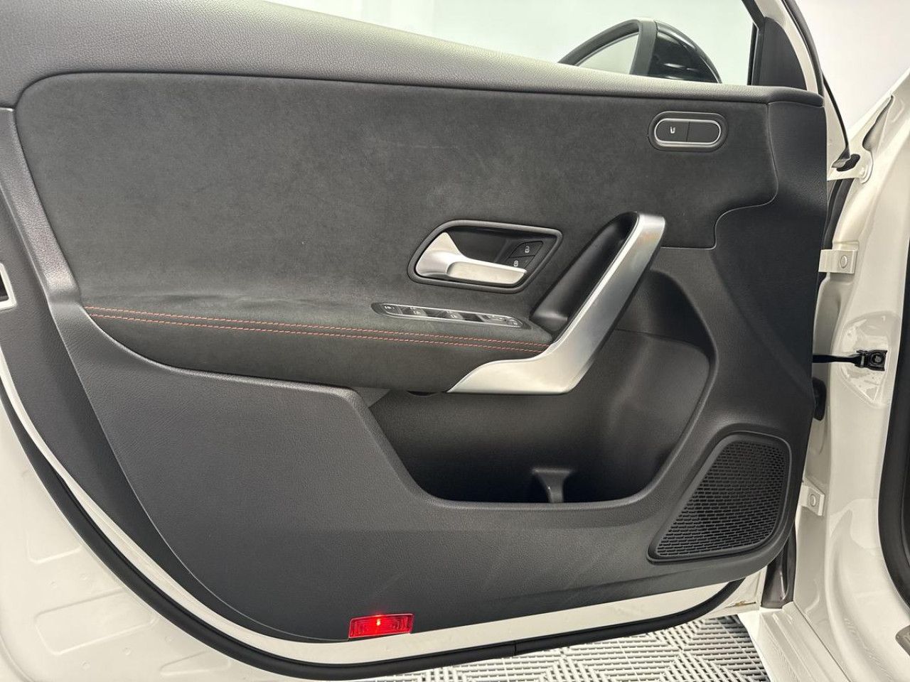 Zdjęcie pojazdu 10 / 25