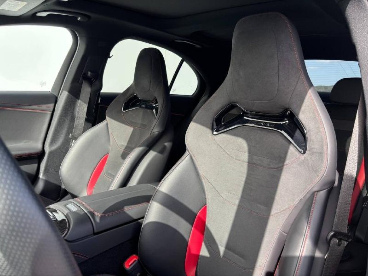 Photo du v&eacute;hicule 10 / 17