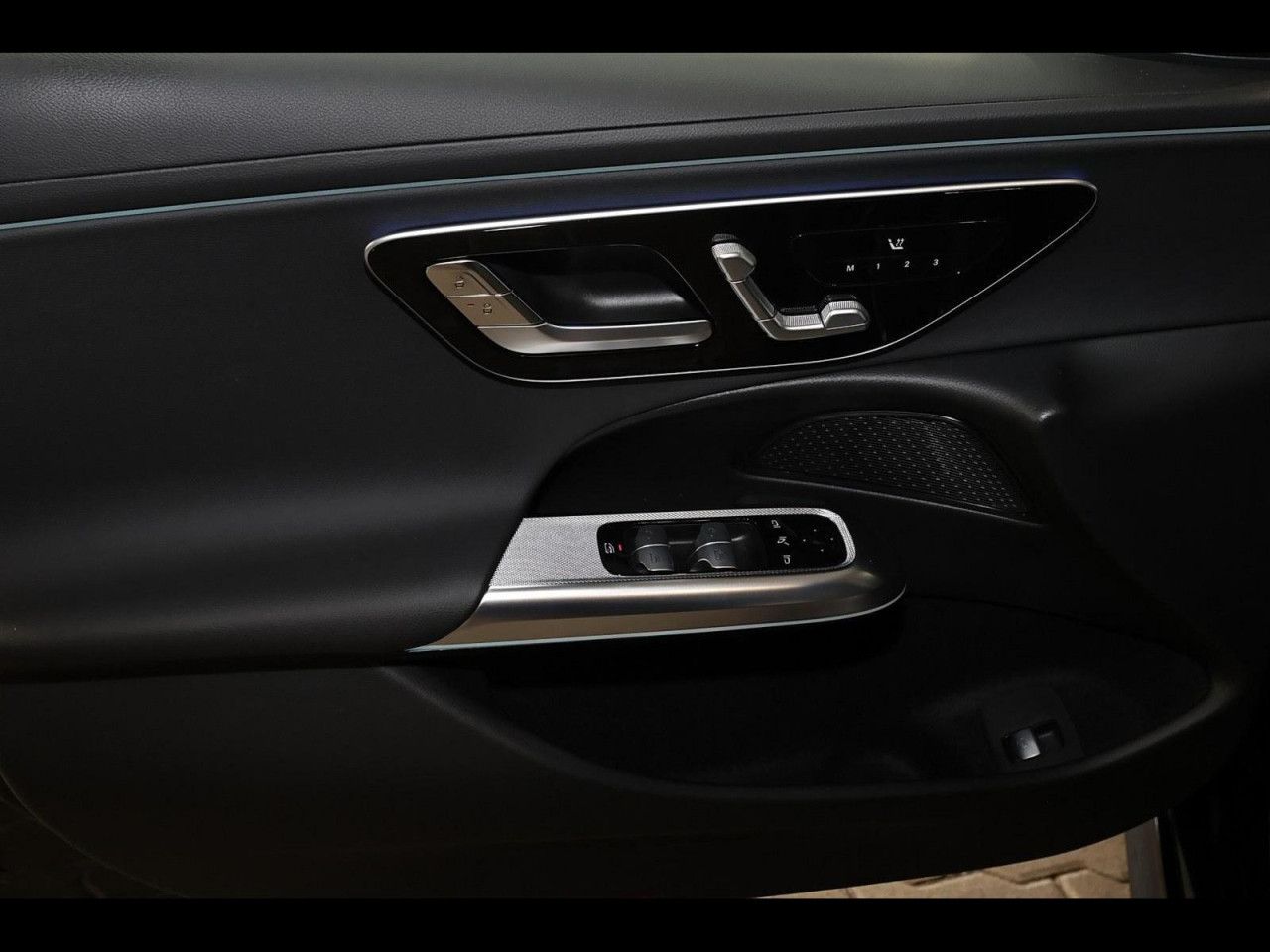 Mercedes-Benz E-Klasse – Bild 12