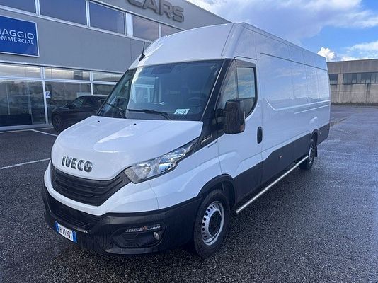 Vehicle image 1 / 18