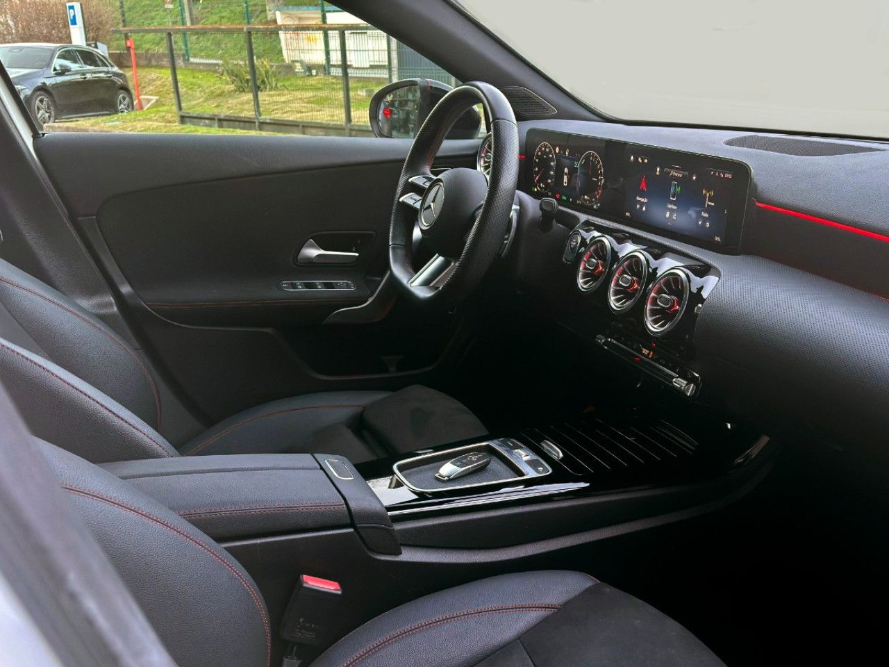 Imagem do ve&iacute;culo 3 / 7