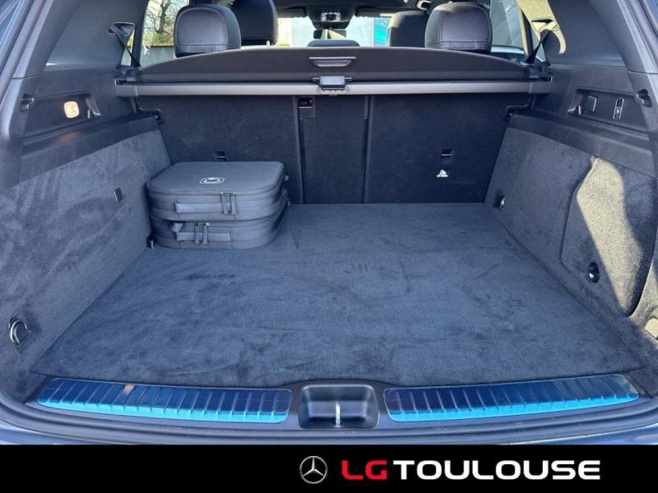 Photo du v&eacute;hicule 12 / 17