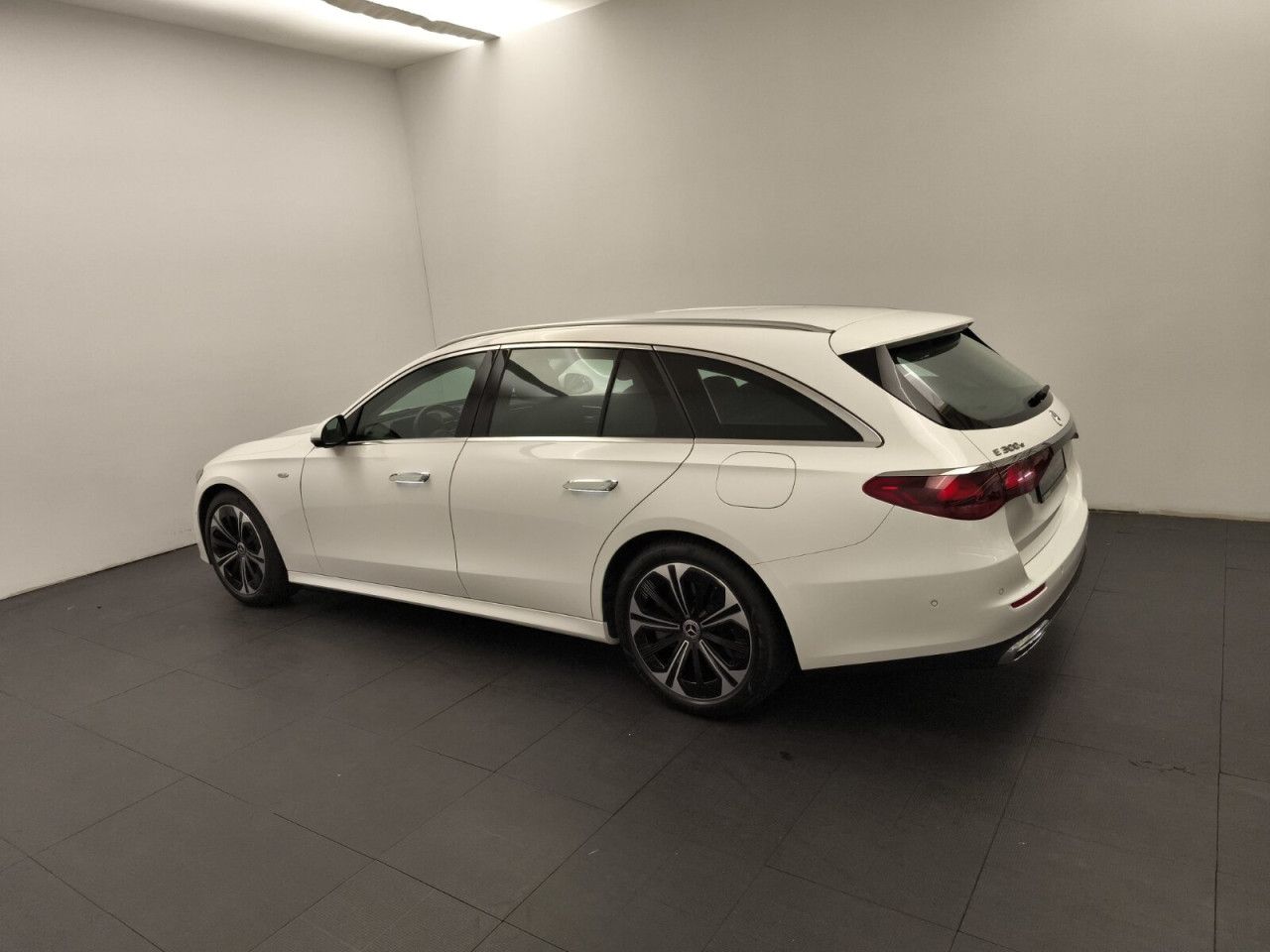 Mercedes-Benz E-Klasse – Bild 9