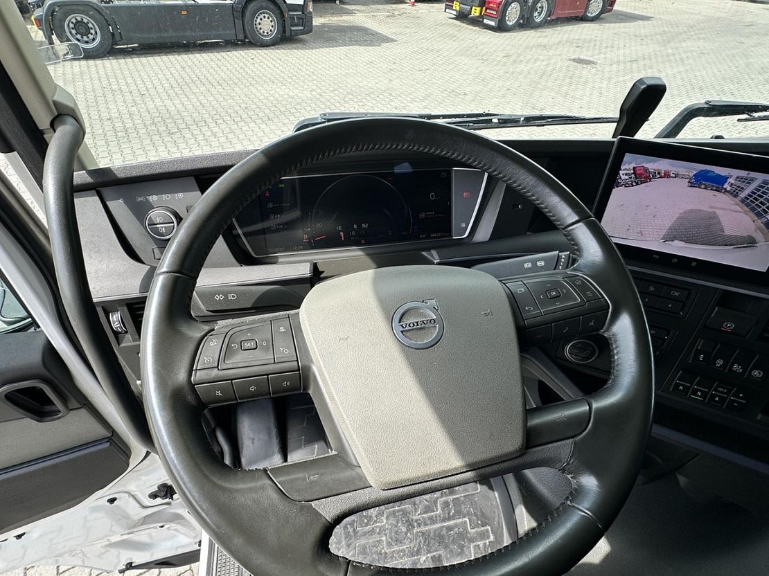 Vehicle image 11 / 20