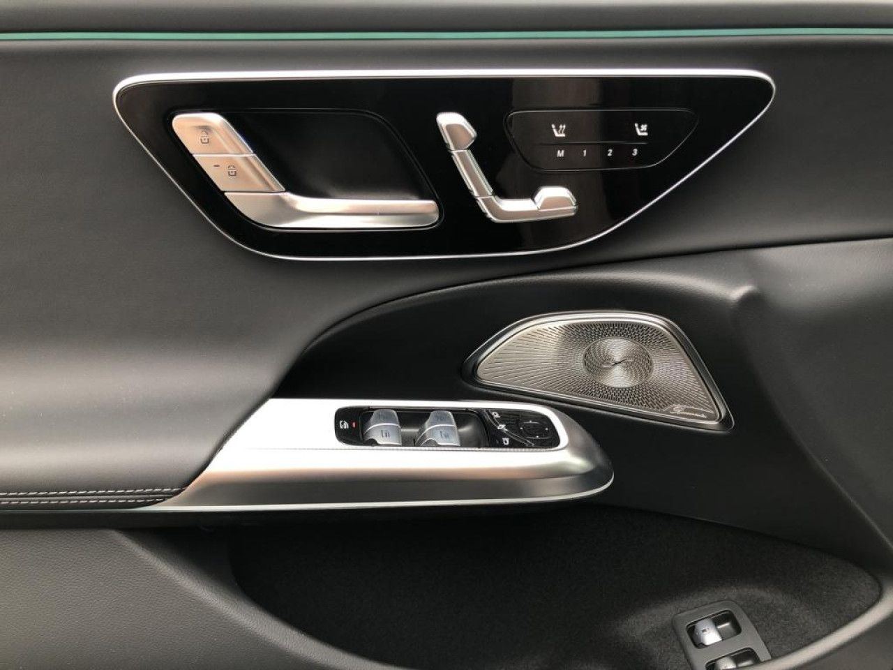 Mercedes-Benz E-Klasse – Bild 15