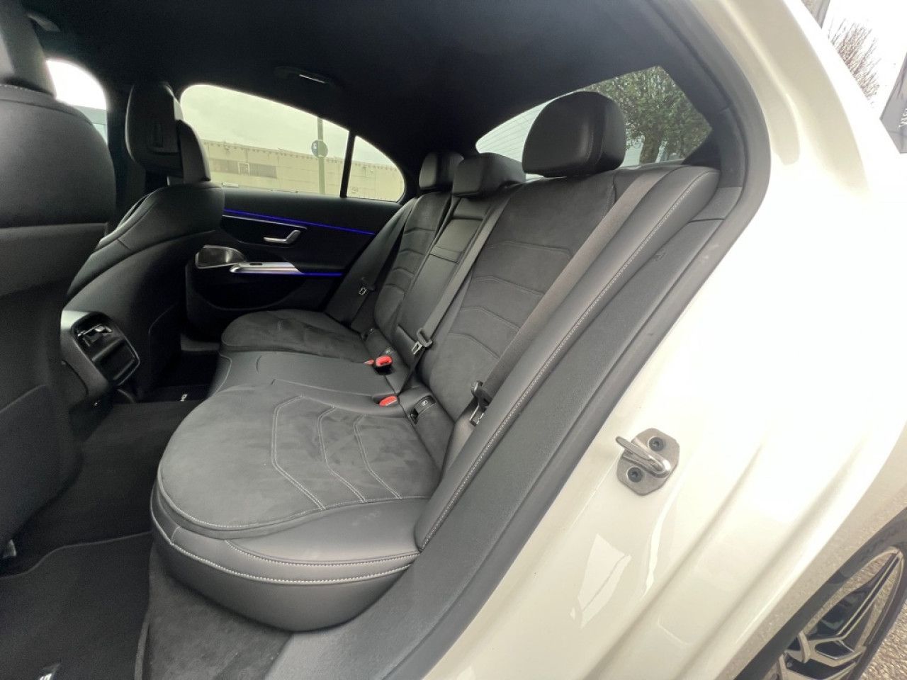 Mercedes-Benz E-Klasse – Bild 24