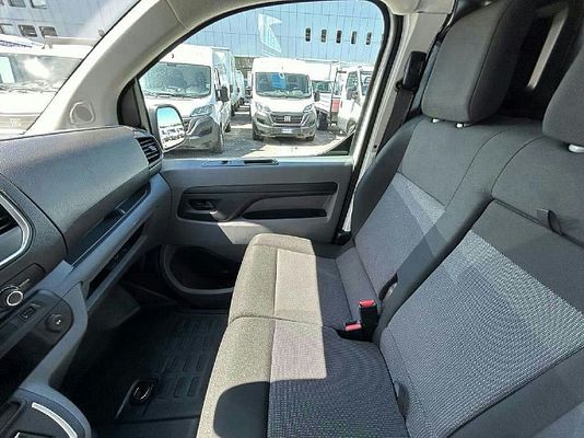 Vehicle image 15 / 15